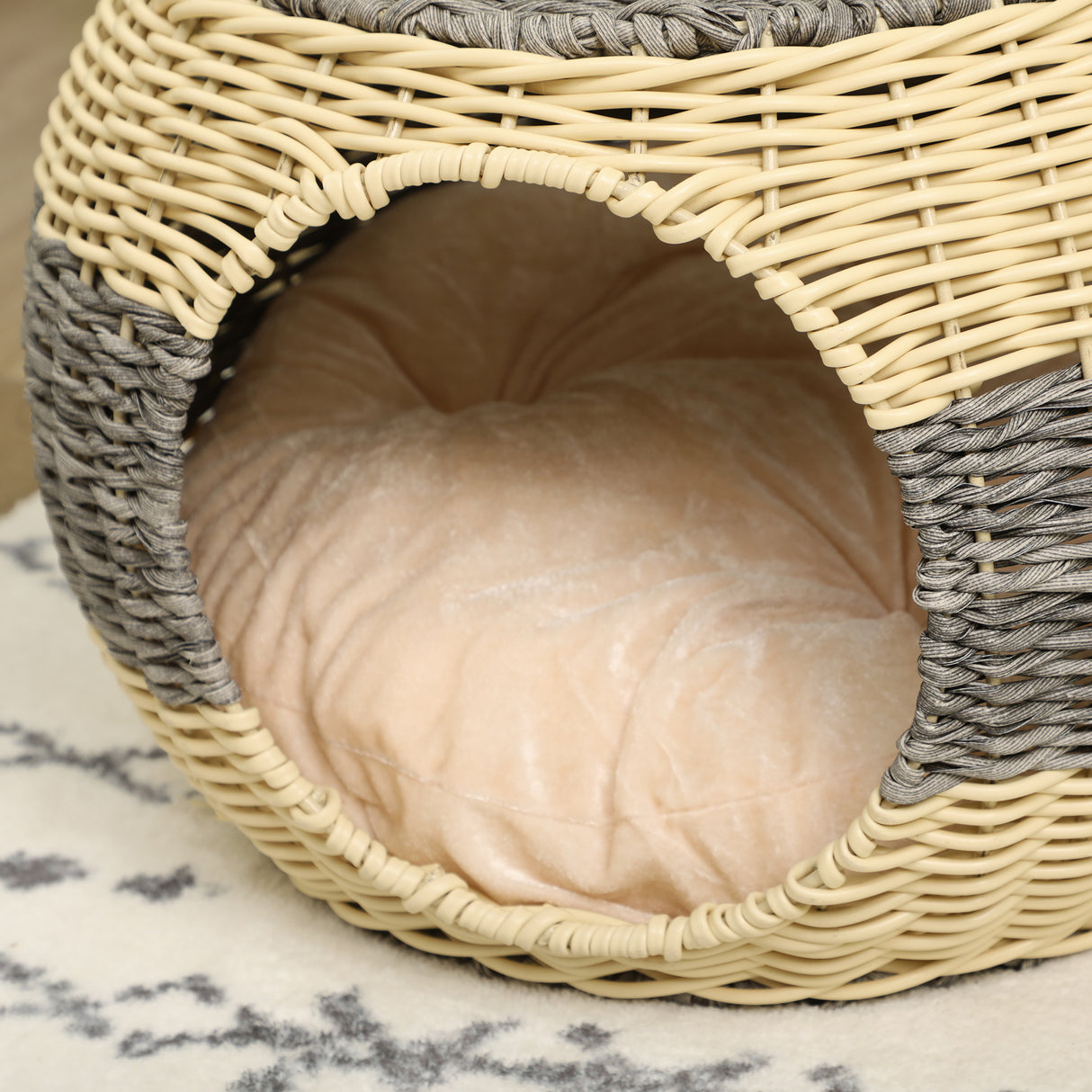 Elegant Wicker Cat House with Soft Washable Cushion, ?40 x 30cm